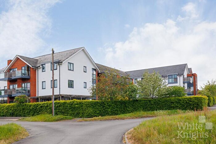 1 Bedroom Flat For Sale In Alexandra Place, South Lake Crescent, Woodley, Reading, Berkshire, RG5