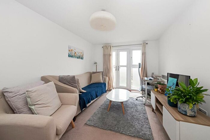 1 Bedroom Apartment For Sale In Worcester Close, Penge, London, SE20