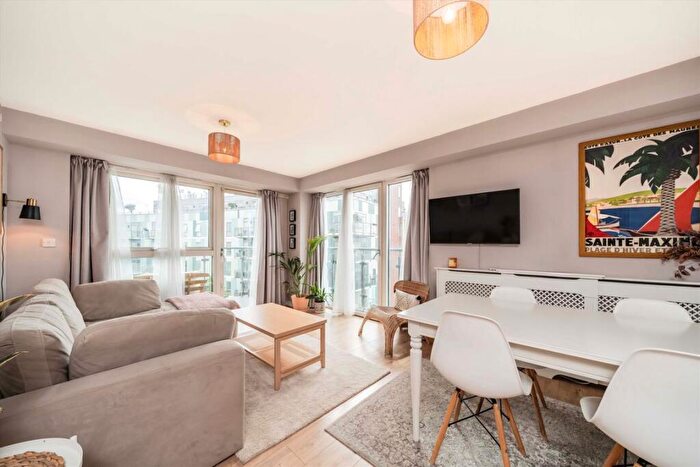 2 Bedroom Flat For Sale In Marine Street, Rotherhithe, SE16