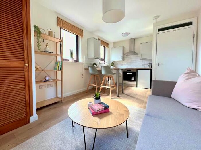 1 Bedroom Flat To Rent In Laichpark Loan, Edinburgh, EH14