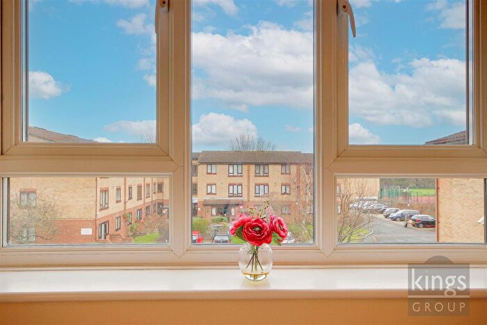 1 Bedroom Flat For Sale In Ainsley Close, Edmonton, N9