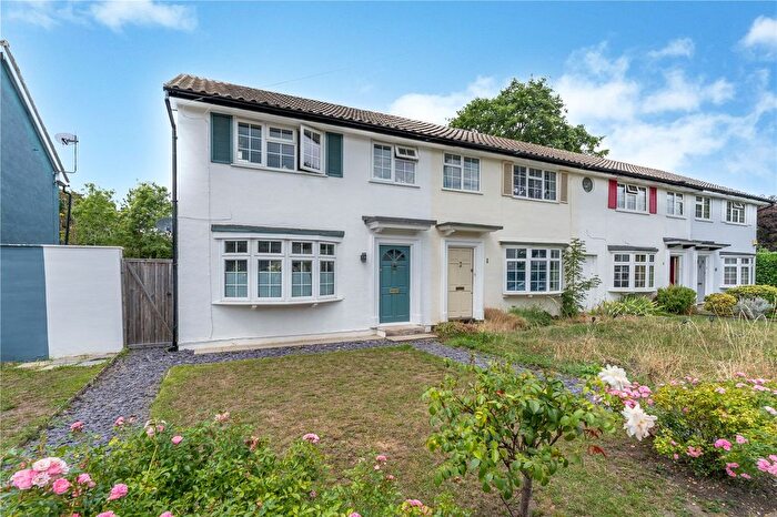 2 Bedroom End Of Terrace House For Sale In Regency Close, Hampton, TW12
