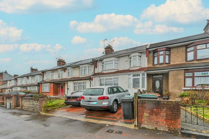 4 Bedroom House To Rent In Bounds Green Road, , Bounds Green, London, N22