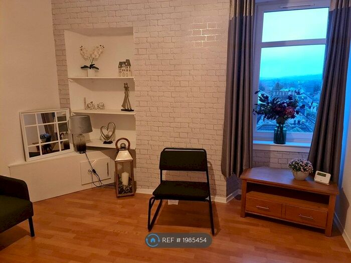 1 Bedroom Flat To Rent In Falkirk Road, Larbert, FK5