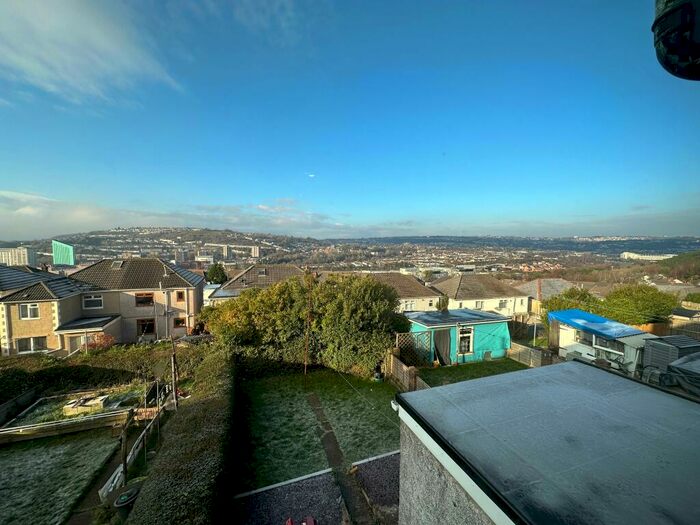 3 Bedroom House To Rent In Elmhurst Crescent, St. Thomas, SA1