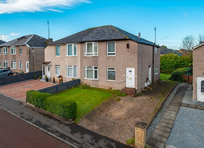3 Bedroom Flat For Sale In Ardmay Crescent, Glasgow, G44