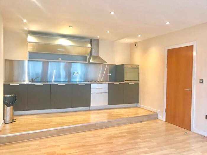 2 Bedroom Apartment To Rent In Metropolitan Apartments, Lee Circle, Leicester, LE1