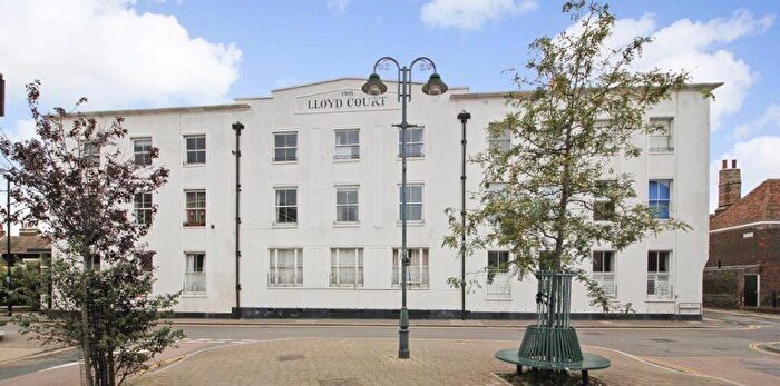 2 Bedroom Flat For Sale In Deal Town, CT14