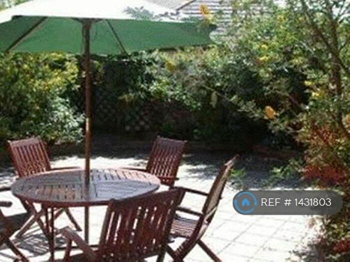 4 Bedroom Semi-Detached House To Rent In Gwynt Y Mor, Conwy, LL32