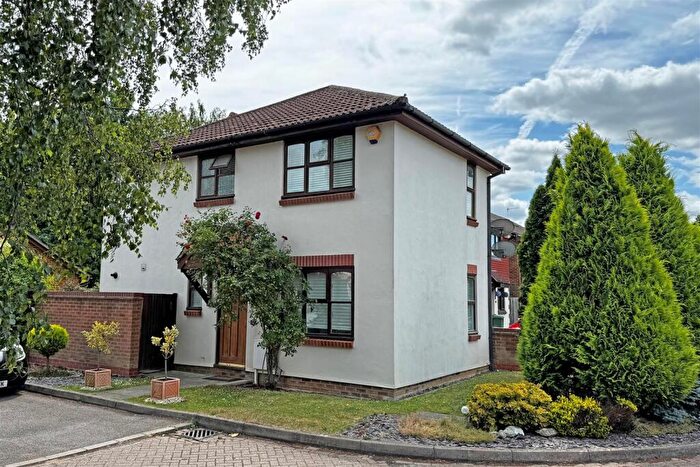 3 Bedroom End Of Terrace House For Sale In Wordsworth Mead, Redhill, RH1