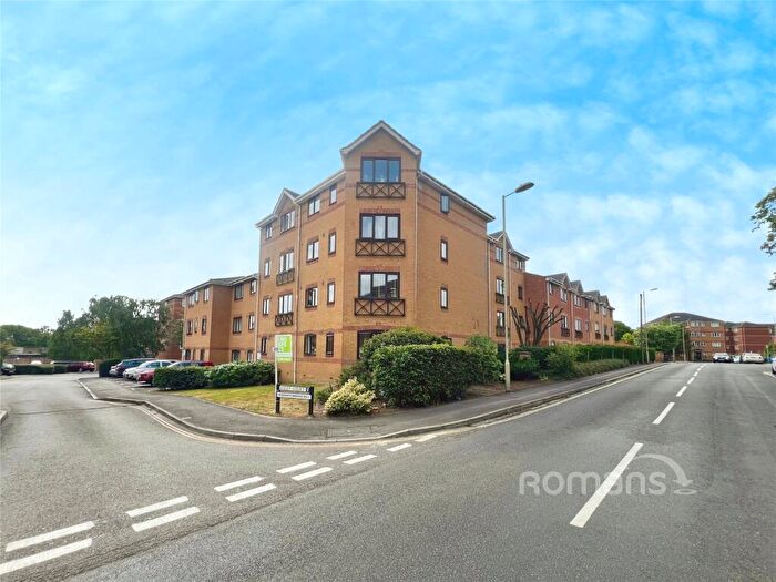 1 Bedroom Apartment For Sale In Ascot Court, Aldershot, Hampshire, GU11
