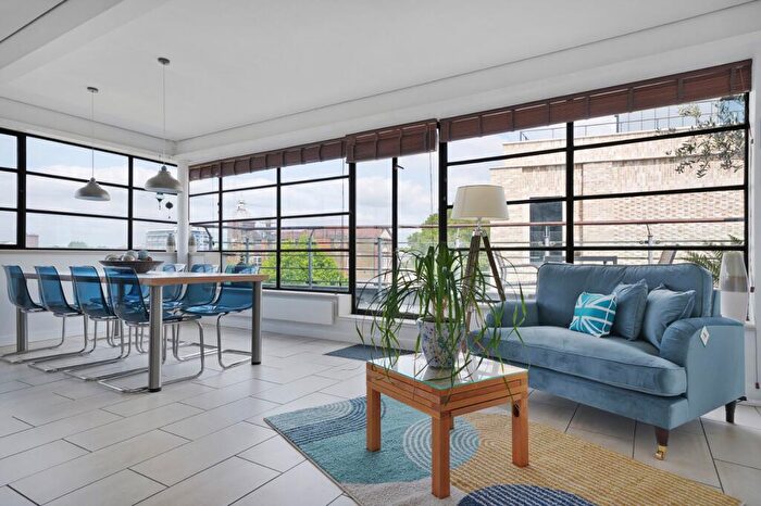 2 Bedroom Flat To Rent In Ice Wharf, New Wharf Road, N1