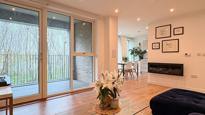 1 Bedroom Flat For Sale In Mahindra Way, Beckton, E6