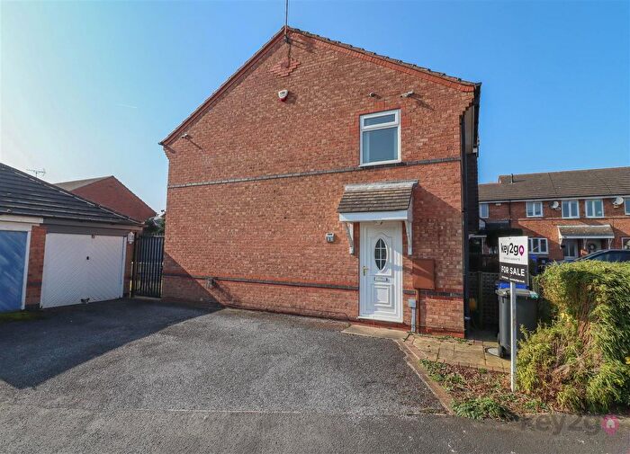 2 Bedroom Semi-detached House For Sale In Deepwell Bank, Halfway, Sheffield, S20