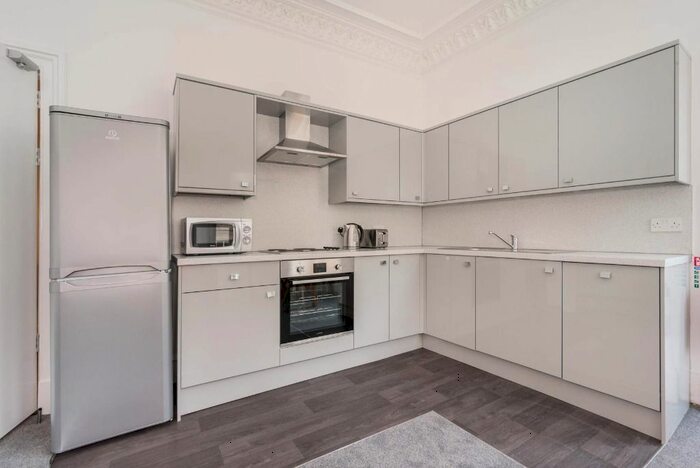 3 Bedroom Flat To Rent In Gowrie Street, West End, Dundee, DD2