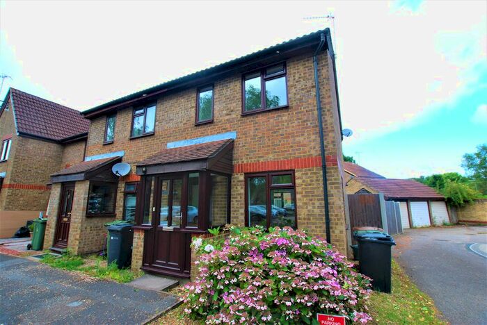 2 Bedroom End Of Terrace House To Rent In Hanson Close, Guildford, Surrey, GU4