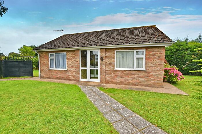 2 Bedroom Detached Bungalow To Rent In Burnt Hills, Cromer, NR27