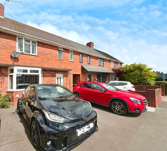 3 Bedroom Terraced House For Sale In Burnthouse Lane, Exeter, EX2