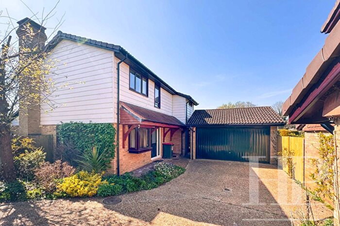 4 Bedroom Detached House To Rent In Ruspers Keep, Ifield, RH11