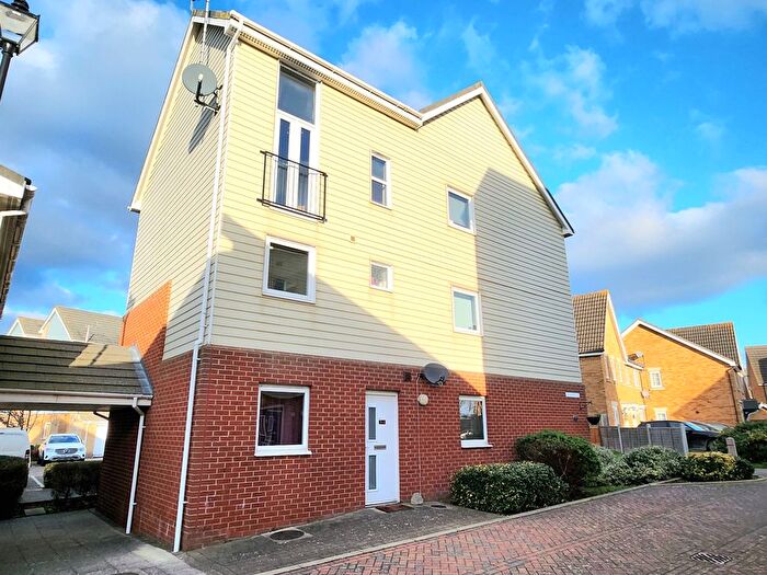 1 Bedroom Flat For Sale In Bismuth Drive, Sittingbourne, ME10