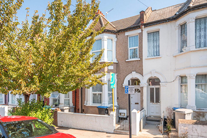4 Bedroom Terraced House For Sale In Litchfield Gardens, Willesden Green, London, NW10