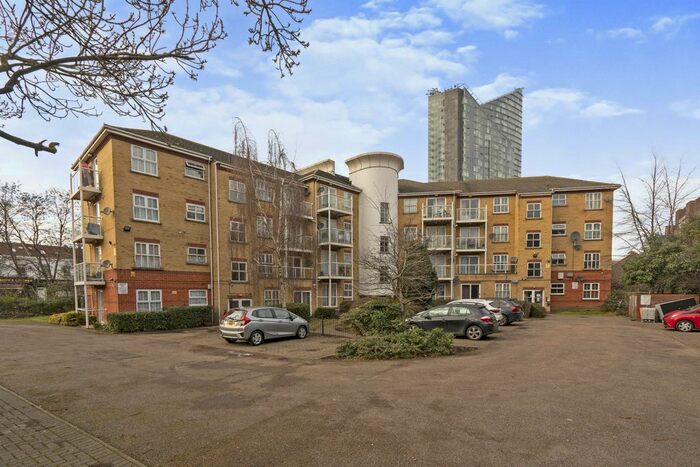 2 Bedroom Flat To Rent In Churchill Court, Albert Road, Ilford, IG1
