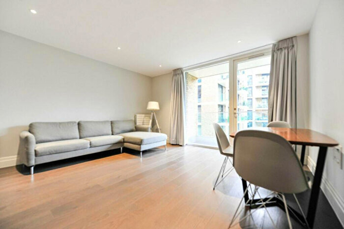 2 Bedroom Apartment To Rent In Queenshurst Square, Kingston Upon Thames, KT2