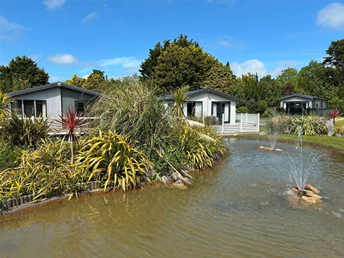 2 Bedroom Property For Sale In Halt Road, Goonhavern, Truro, Cornwall, TR4
