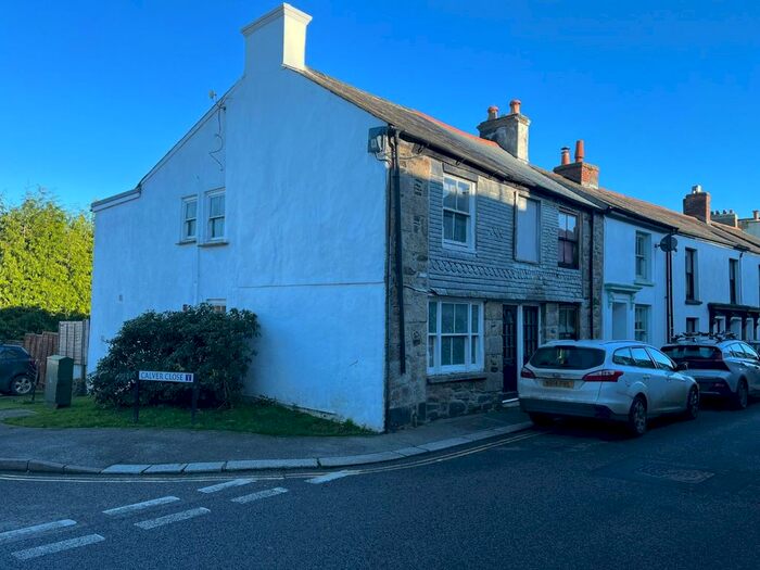 4 Bedroom Property To Rent In West Street, Penryn, TR10