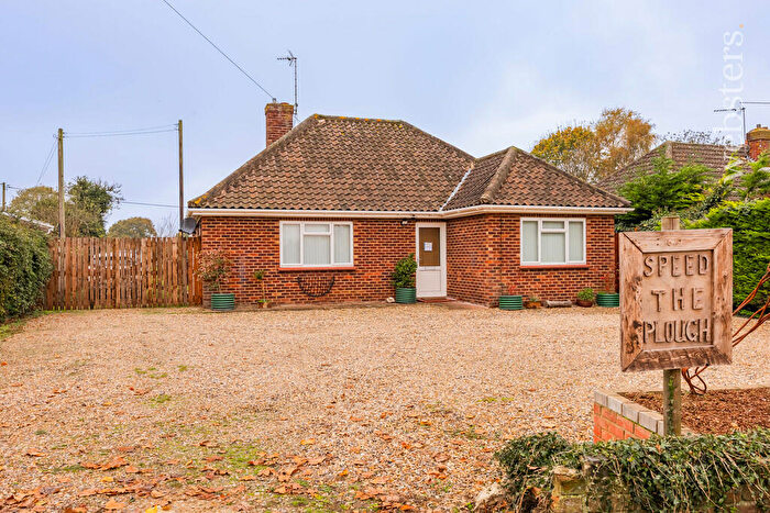 3 Bedroom Detached Bungalow For Sale In North Walsham Road, Coltishall, NR12