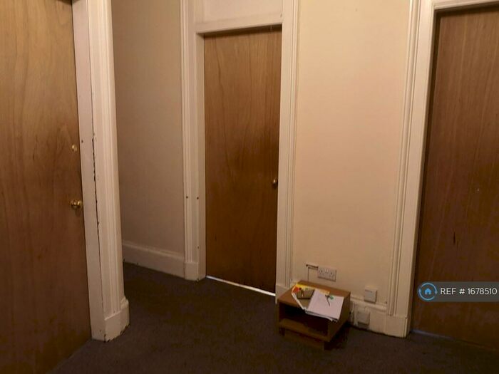 3 Bedroom Flat To Rent In Byres Road, Glasgow, G11