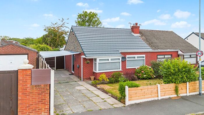 2 Bedroom Semi-detached Bungalow For Sale In Hilary Avenue, Lowton, WA3