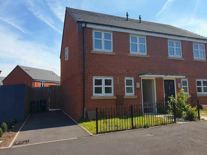 3 Bedroom Semi-Detached House To Rent In Wagtail Road, Walsall, WS3
