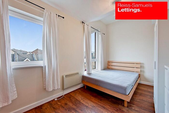 5 Bedroom Town House To Rent In Cyclops Mews, Canary Wharf, Isle Of Dogs, E14