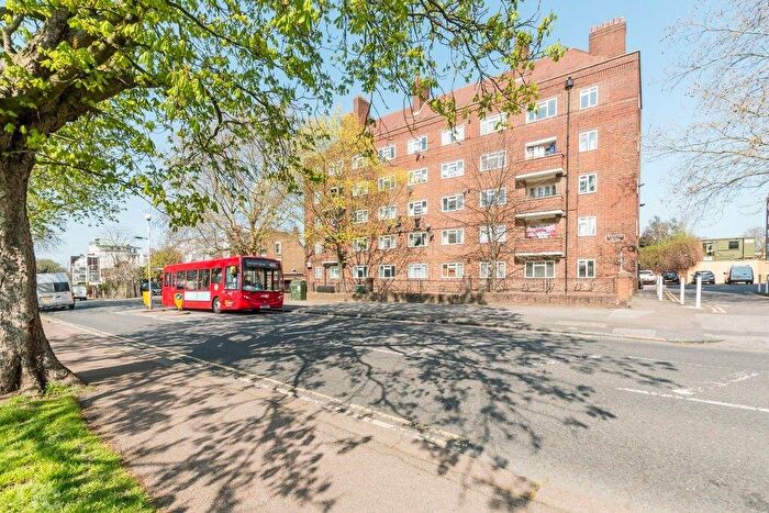 2 Bedroom Flat To Rent In Waveney House Peckham, SE15
