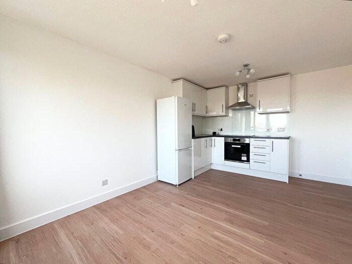 2 Bedroom Flat To Rent In Whinchat Road, London, SE28
