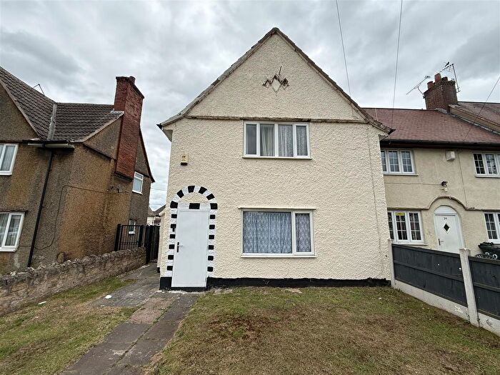 3 Bedroom End Of Terrace House To Rent In East Avenue, Woodlands, Doncaster, DN6