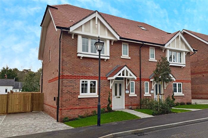 3 Bedroom Semi-Detached House For Sale In London Road, Ascot, RG12