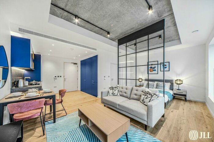 Flat To Rent In Douglass Tower, Good Luck Hope, E14