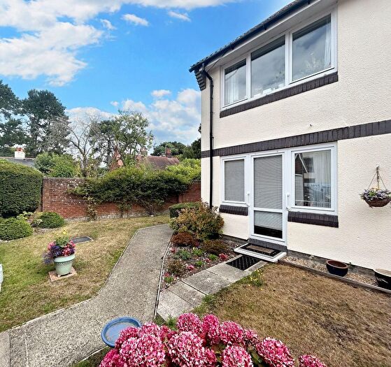 1 Bedroom Flat For Sale In Brinton Lane, Hythe, SO45