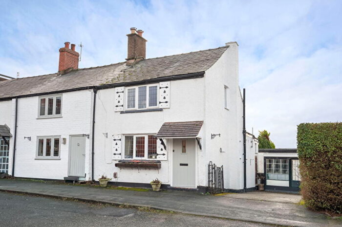 2 Bedroom Cottage For Sale In Longhurst Lane, Mellor, SK6
