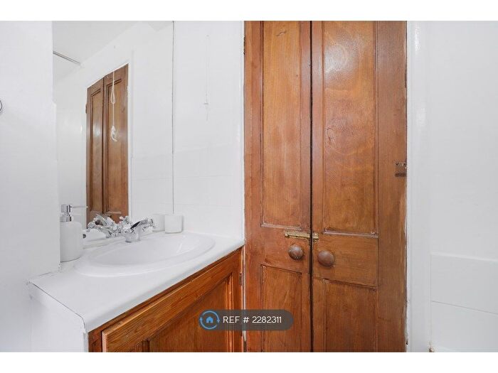 1 Bedroom Flat To Rent In Maida Vale, Jw, W9