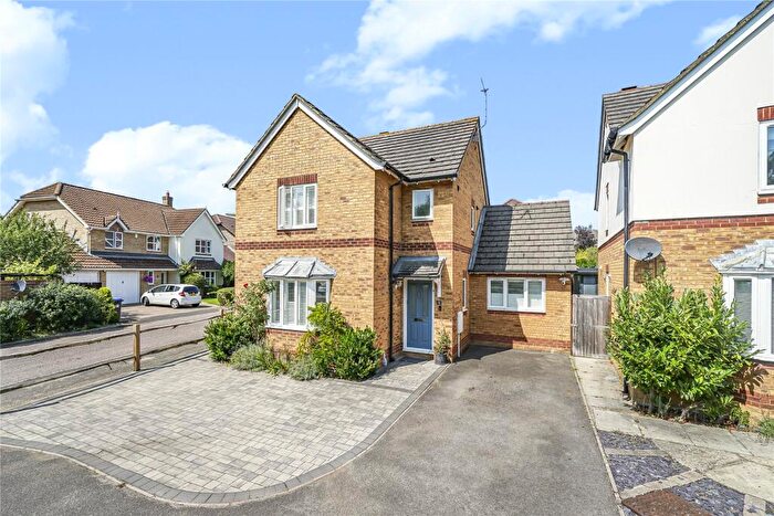 3 Bedroom House For Sale In Percheron Drive, Knaphill, Woking, GU21