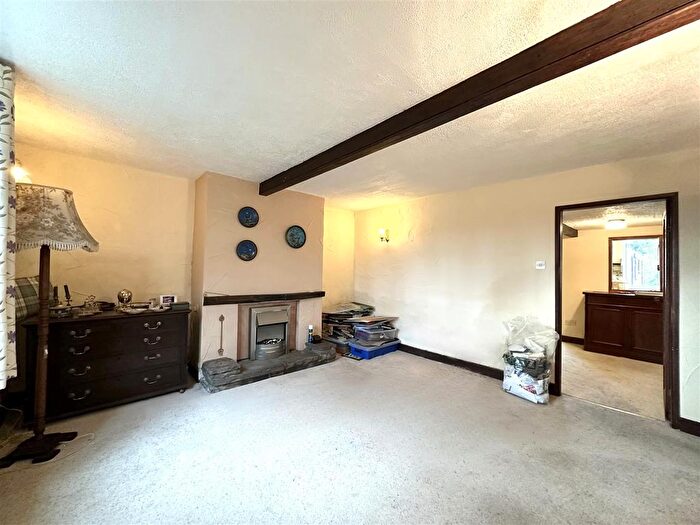 2 Bedroom Cottage For Sale In Longmeanygate, Midge Hall, Leyland, PR26