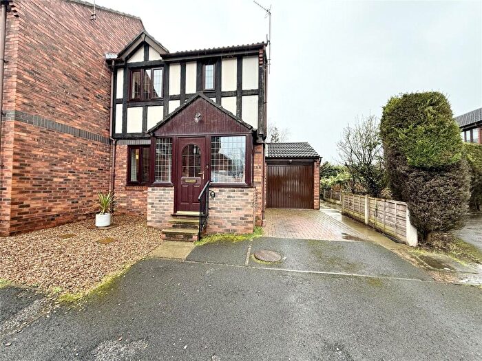 3 Bedroom End Of Terrace House For Sale In Sheringham Way, Poulton-le-Fylde, Lancashire, FY6