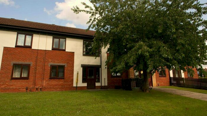 1 Bedroom Flat To Rent In Ryedale Court, Seacroft, Leeds, LS14