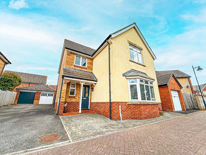 4 Bedroom Detached House For Sale In Warres Road, Taunton, Somerset - No Chain!, TA2