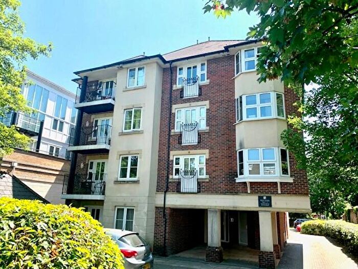 2 Bedroom Apartment To Rent In Winn Road, SO17