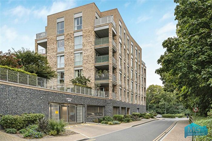 3 Bedroom Apartment For Sale In Medawar Drive, London, NW7