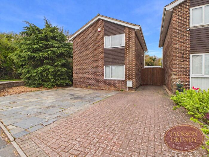 3 Bedroom Detached House For Sale In Dulverton Road, Abington Vale, NN3